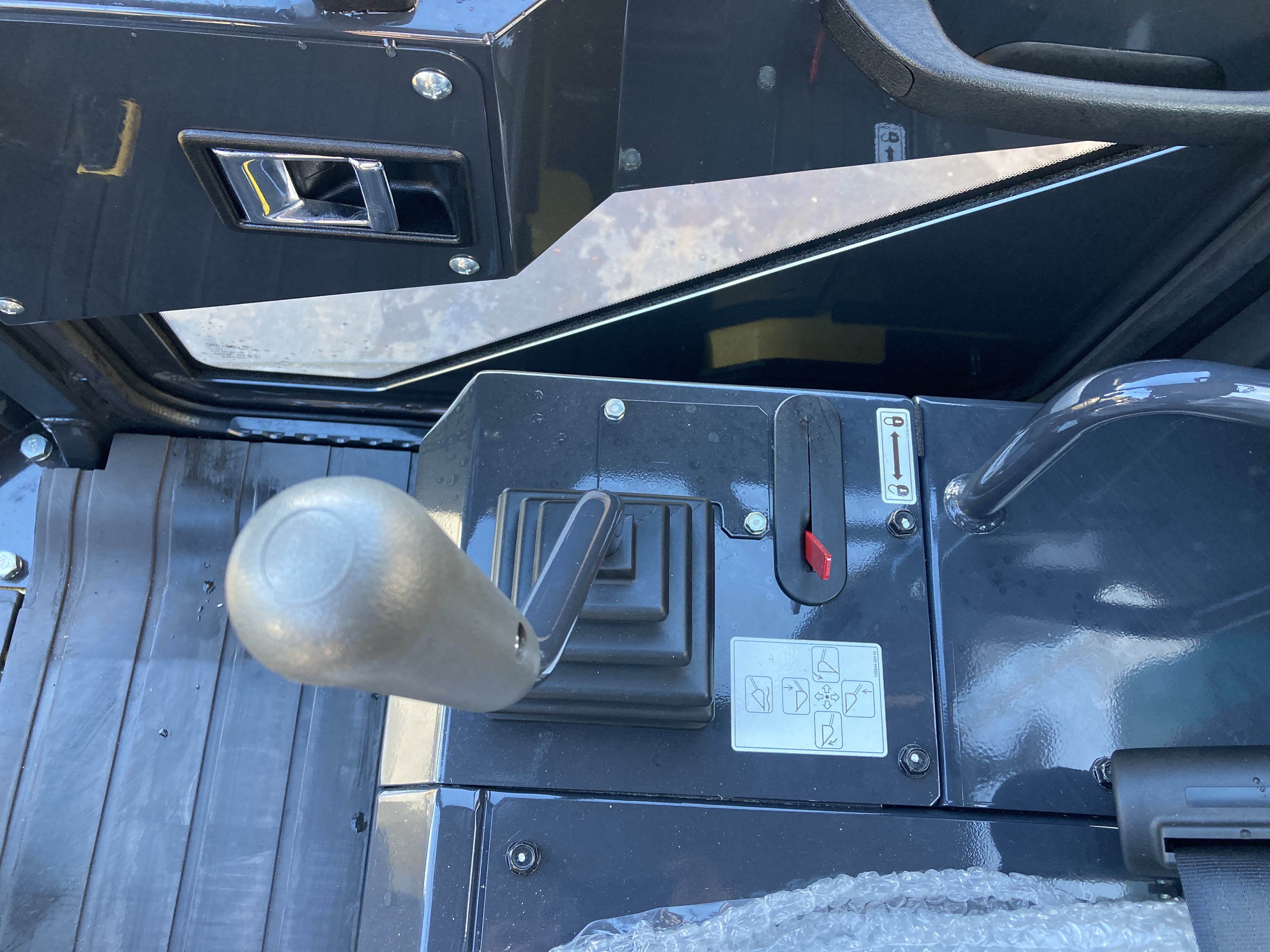 ヤンマー V4-7 2024 R6年式 11時間 - 画像 15