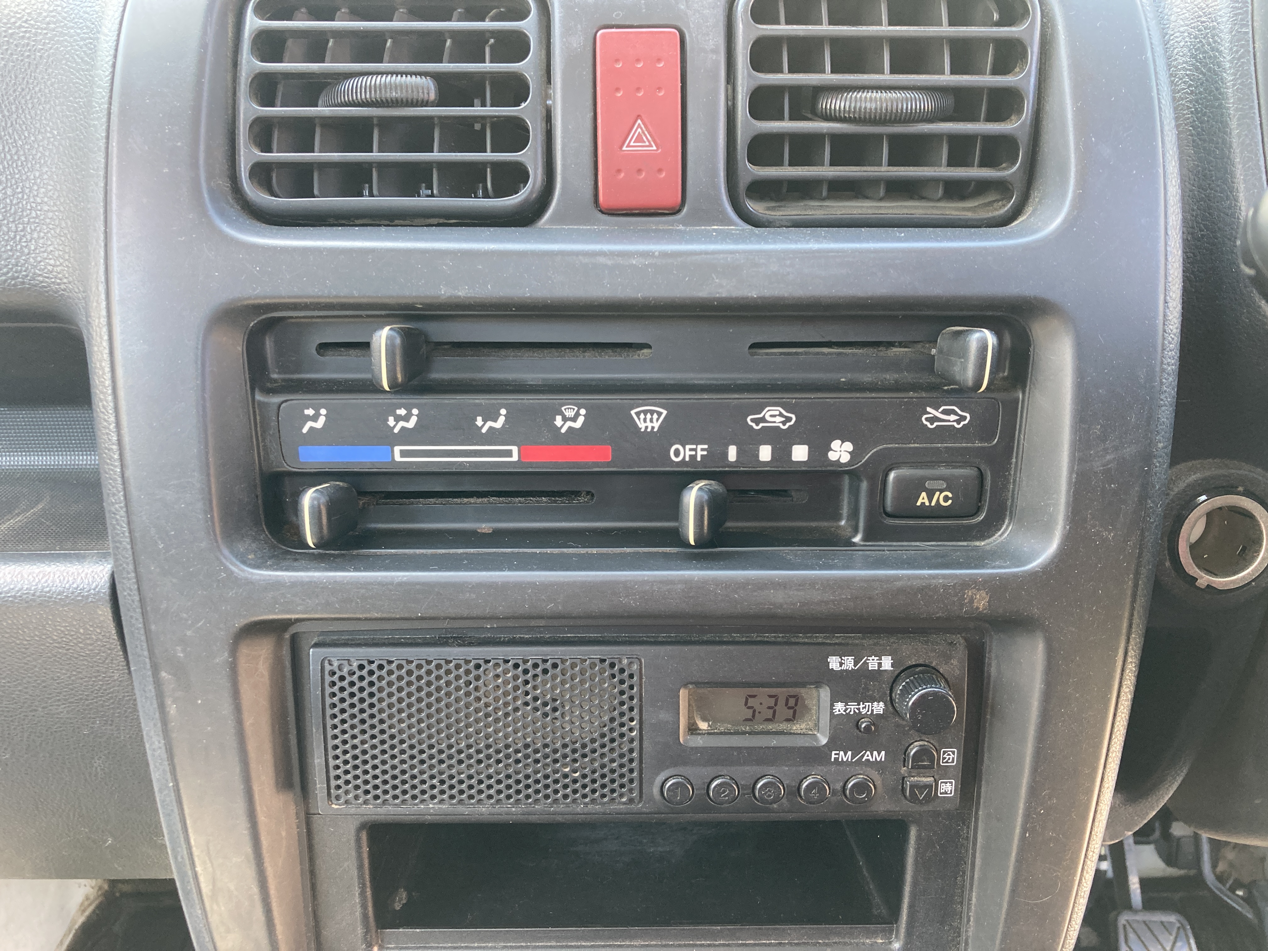 スズキ 軽ダンプ　EBD-DA63T 2013 H25年式 68971km - 画像 18