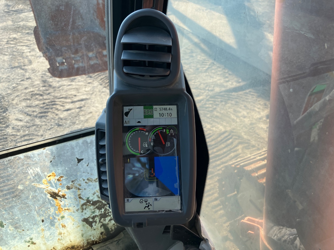 長野発★日立 ZX135US-6 2021 R3年式 5748時間★レンタル可★ - 画像 9